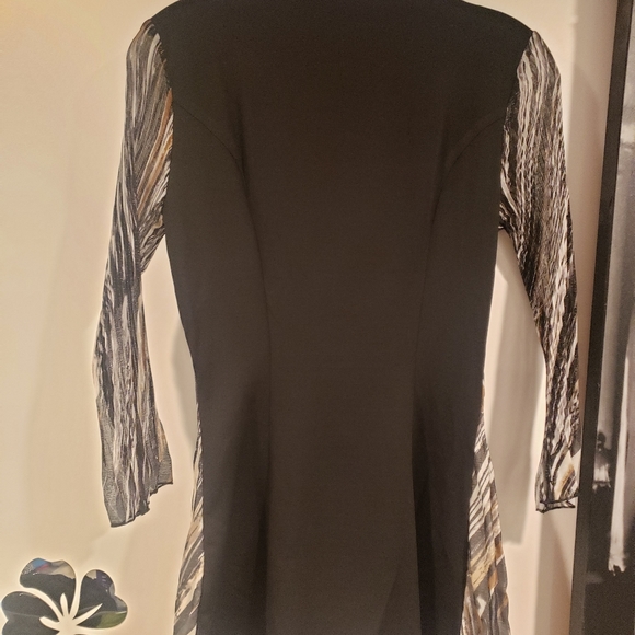 Top - Picture 2 of 4